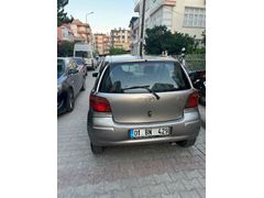 Sahibinden Toyota Yaris 1.3 Sol 2006 Model  145.000 km Gri (Gümüş)