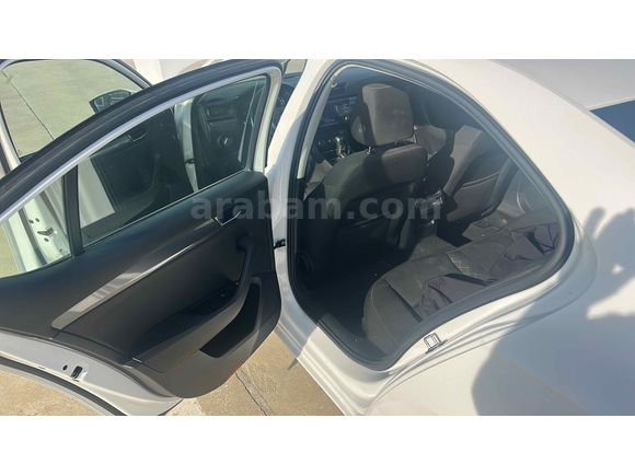 Sahibinden Skoda SuperB 1.6 TDI Active 2017 Model  218.000 km Beyaz
