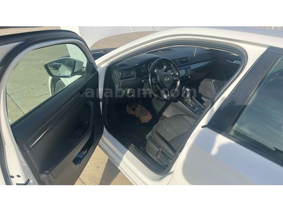 Sahibinden Skoda SuperB 1.6 TDI Active 2017 Model  218.000 km Beyaz