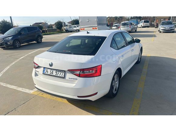 Sahibinden Skoda SuperB 1.6 TDI Active 2017 Model  218.000 km Beyaz