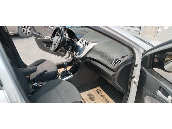 Sahibinden Hyundai Accent Blue 1.6 CRDI Mode 2014 Model