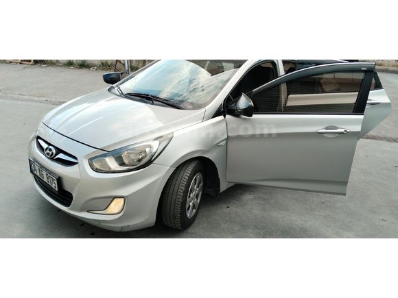 Sahibinden Hyundai Accent Blue 1.6 CRDI Mode 2014 Model