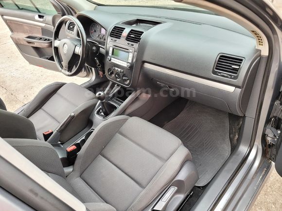 TR'DE TEK KOLTUK ISITMALI 2007 DEĞİŞENSİZ GOLF 1.6 102'LİK