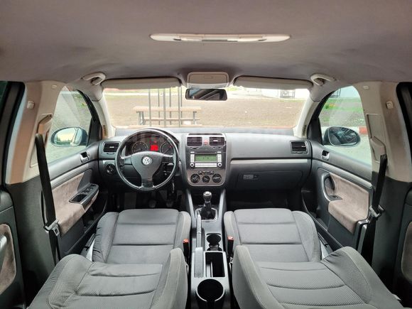 TR'DE TEK KOLTUK ISITMALI 2007 DEĞİŞENSİZ GOLF 1.6 102'LİK