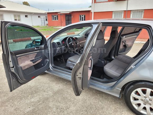 TR'DE TEK KOLTUK ISITMALI 2007 DEĞİŞENSİZ GOLF 1.6 102'LİK