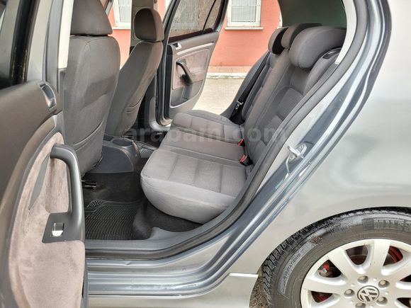 TR'DE TEK KOLTUK ISITMALI 2007 DEĞİŞENSİZ GOLF 1.6 102'LİK