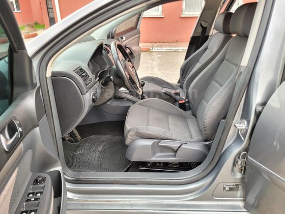 TR'DE TEK KOLTUK ISITMALI 2007 DEĞİŞENSİZ GOLF 1.6 102'LİK