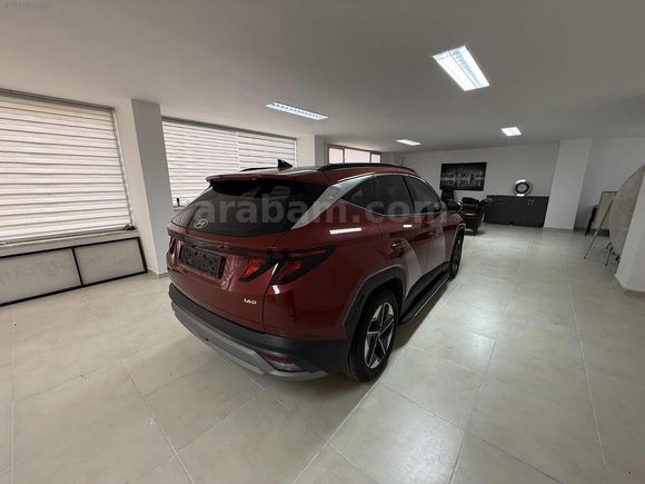 Hatasız sadece 6050 km de 2025 CAMTAVANLI dizel Tucson