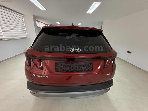 Hatasız sadece 6050 km de 2025 CAMTAVANLI dizel Tucson