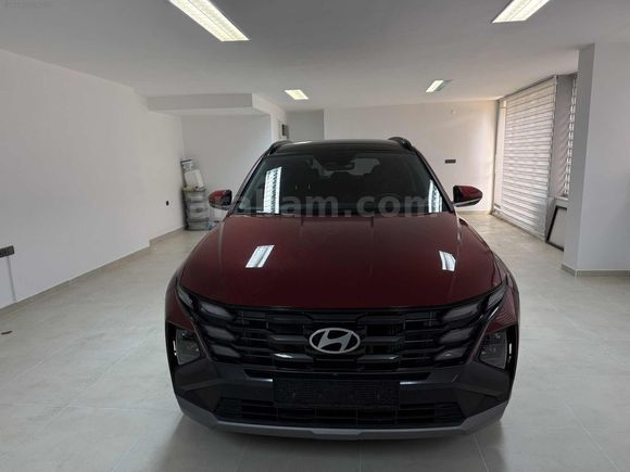 Hatasız sadece 6050 km de 2025 CAMTAVANLI dizel Tucson