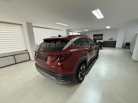 Hatasız sadece 6050 km de 2025 CAMTAVANLI dizel Tucson