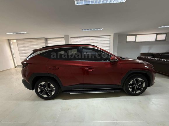 Hatasız sadece 6050 km de 2025 CAMTAVANLI dizel Tucson