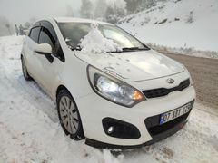 İhtiyaçtan satılık temiz Kia rio