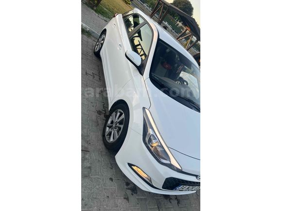 Sahibinden Hyundai i20 1.4 CRDi Style 2018 Model 