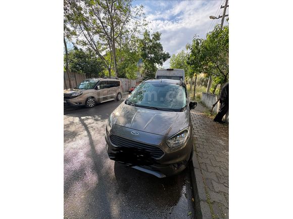 Sahibinden Ford Tourneo Courier 1.5 TDCi Titanium Plus 2022 Model 