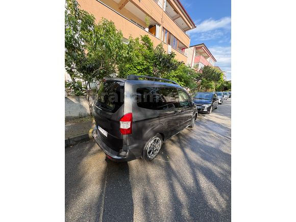 Sahibinden Ford Tourneo Courier 1.5 TDCi Titanium Plus 2022 Model 