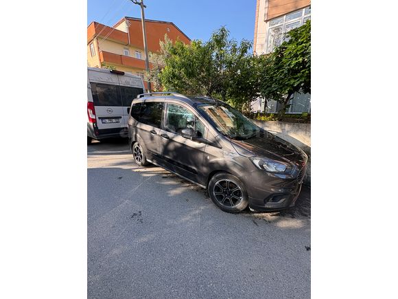 Sahibinden Ford Tourneo Courier 1.5 TDCi Titanium Plus 2022 Model 
