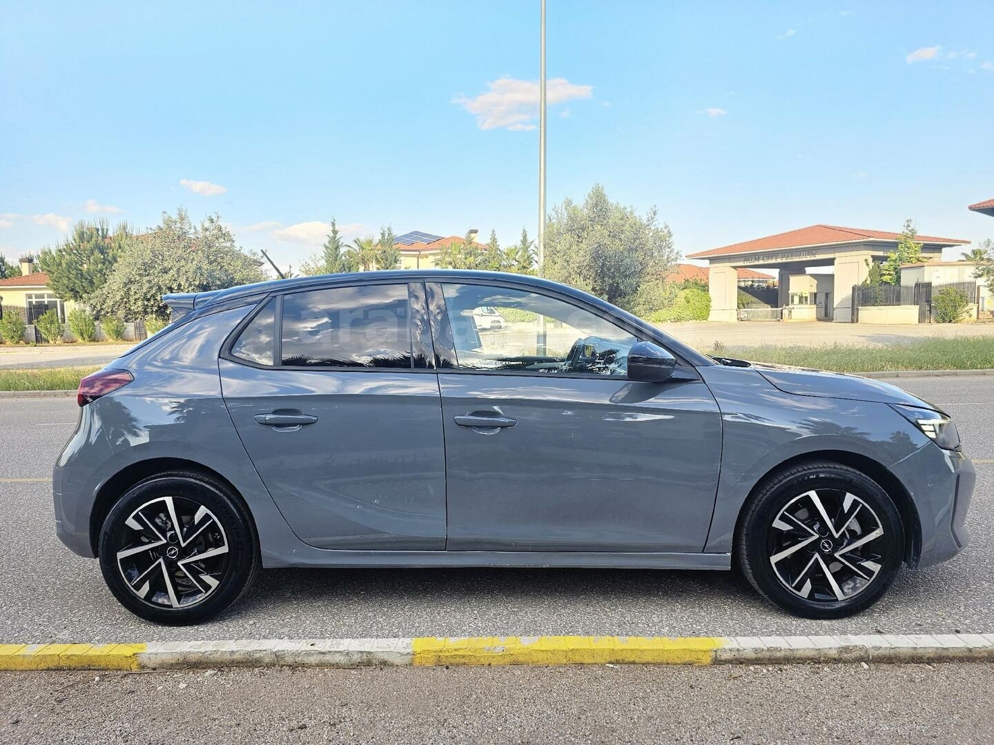 Galeriden Opel Corsa 1.2 T GS 2024 Model Antalya 23.000 km Gri (metalik) 4