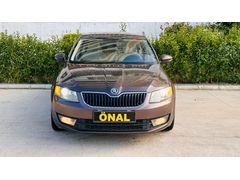 ÖNAL'DAN SKODA ACTAVİA 1.6 TDI DSG ELEGANCE CR OTOMATİK+ İÇİ BEJ