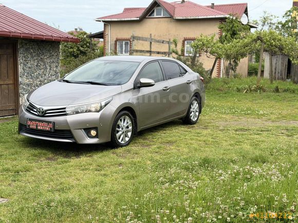 2015 COROLLA PREMİUM OTOMATİK 1.6 SERVİS BAKIMLI FULL DONANIM