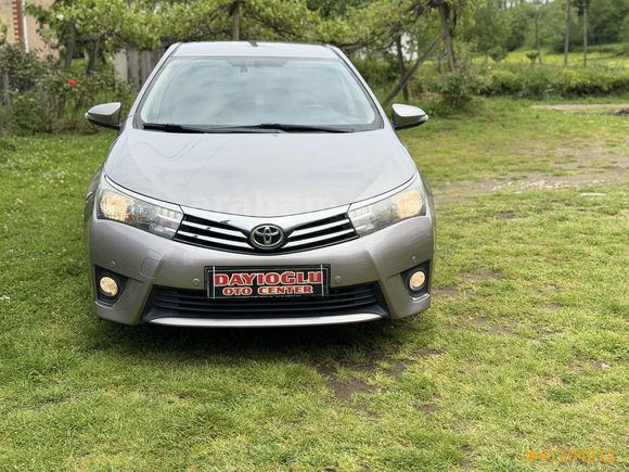 2015 COROLLA PREMİUM OTOMATİK 1.6 SERVİS BAKIMLI FULL DONANIM