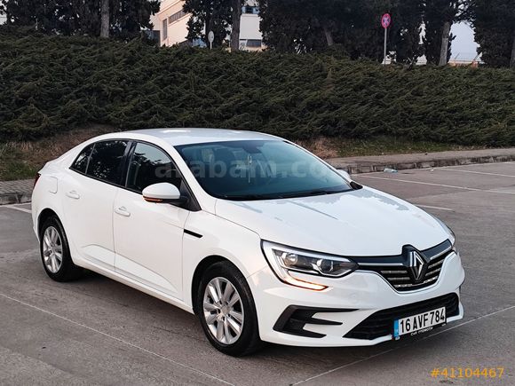 2022 OTOMATİK 1.3 TCE 140 BG MEGANE 1 KAPİ BOYALİ HARİCİ HATASİZ
