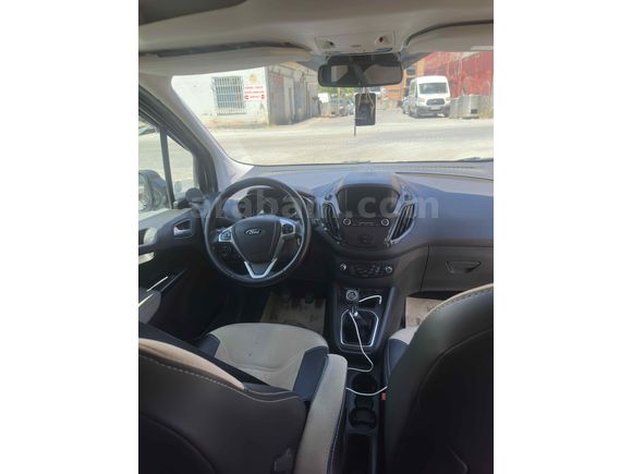 Sahibinden Ford Tourneo Courier 1.5 TDCi Titanium Plus 2018 Model 