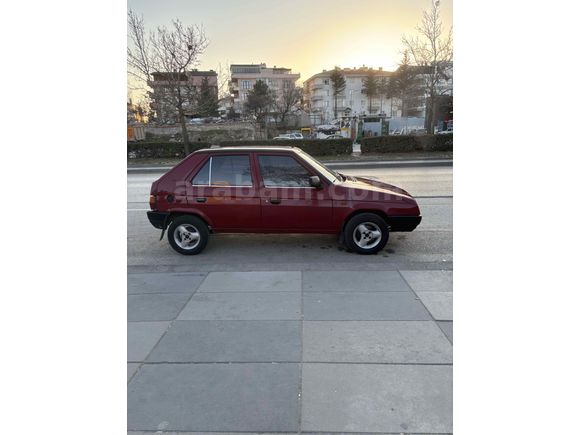 Emsalsiz temiz Skoda favorit 