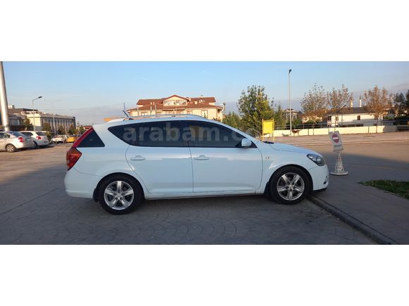 Sahibinden Kia Ceed 1.6 CRDi Concept SW 2011 Model