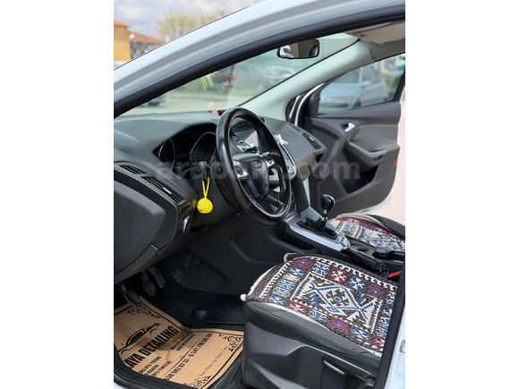 Sahibinden Ford Focus 1.6 TDCi Trend X 2012 Model  252 km Beyaz