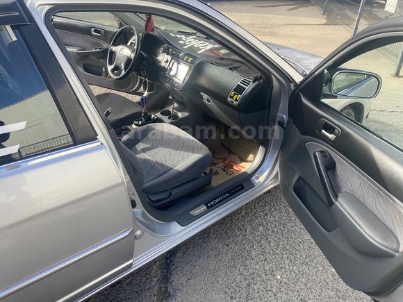 Sahibinden Honda Civic 1.6i VTEC LS 2002 Model 
TEK DEĞİŞEN 
