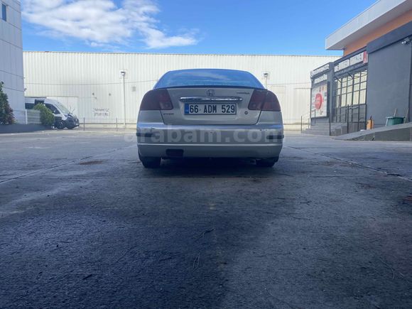 Sahibinden Honda Civic 1.6i VTEC LS 2002 Model 
TEK DEĞİŞEN 
