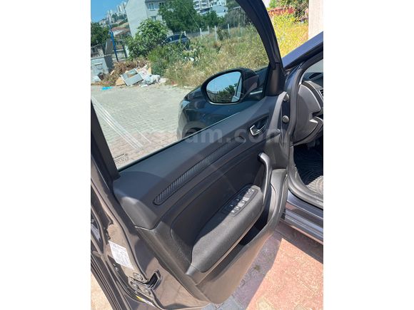 Sahibinden Renault Megane 1.3 TCe Touch 2023 Model 
