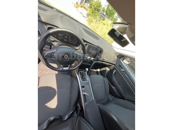 Sahibinden Renault Megane 1.3 TCe Touch 2023 Model 