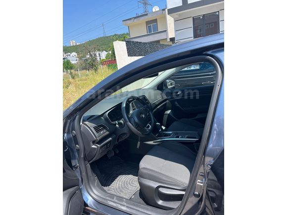 Sahibinden Renault Megane 1.3 TCe Touch 2023 Model 