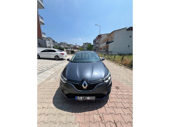 Sahibinden Renault Megane 1.3 TCe Touch 2023 Model 