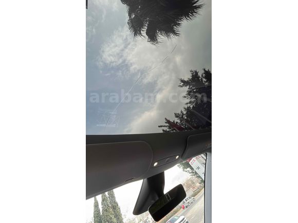 Sahibinden Tesla Model Y Premium Juniper SR. 2025 Model 