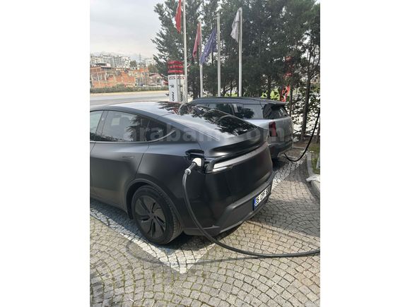 Sahibinden Tesla Model Y Premium Juniper SR. 2025 Model 