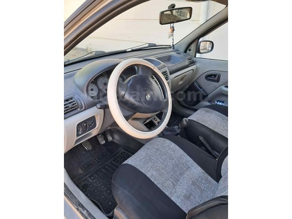 Sahibinden Renault Clio 1.4 Alize 2006 Model  230.000 km Bej