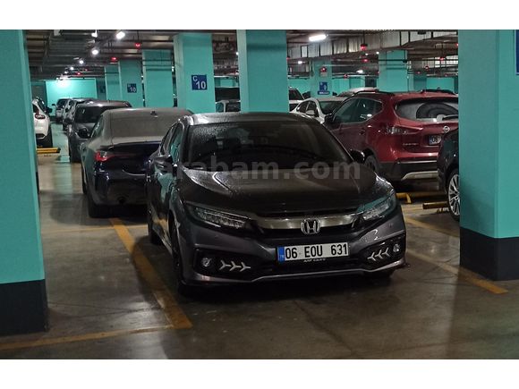 Sahibinden Honda Civic 1.6i VTEC Elegance 2020 Model  89.000 km Füme