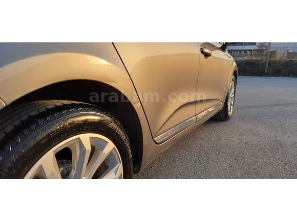 Sahibinden Renault Clio 1.0 TCe Evolution 2025 Model 