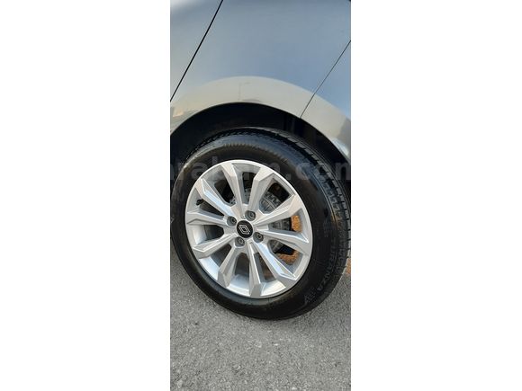 Sahibinden Renault Clio 1.0 TCe Evolution 2025 Model 