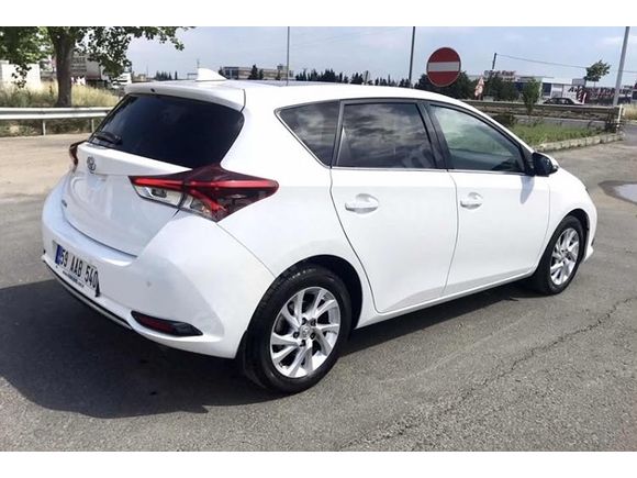 SAHİBİNDEN TOYOTA AURİS 1.6 Active Skypack ACİL SATILIK!!!!