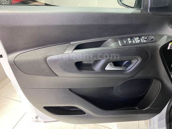 otomobil Citroen Berlingo 1.5 BlueHDI Plus EAT8