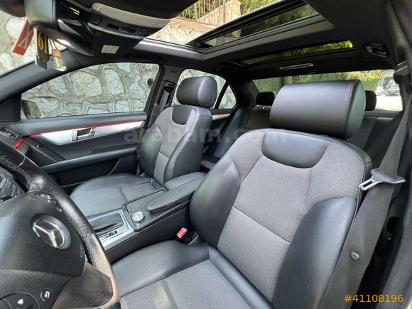 MERCEDES C180 AMG CAM TAVAN TEMİZ BAKIMLI