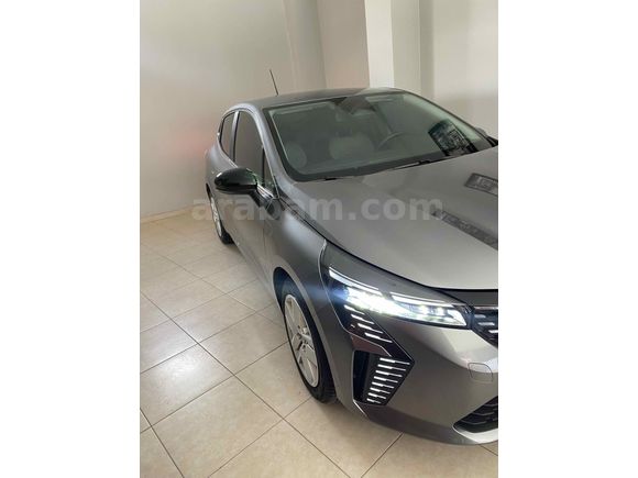 Galeriden Renault Clio 1.0 TCe Evolution 2024 Model Balıkesir