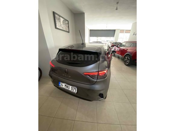 Galeriden Renault Clio 1.0 TCe Evolution 2024 Model Balıkesir