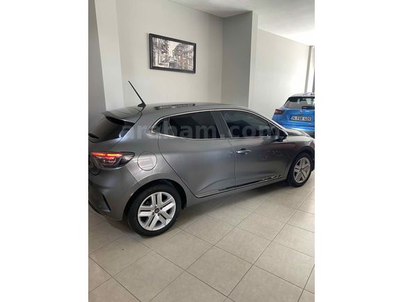Galeriden Renault Clio 1.0 TCe Evolution 2024 Model Balıkesir