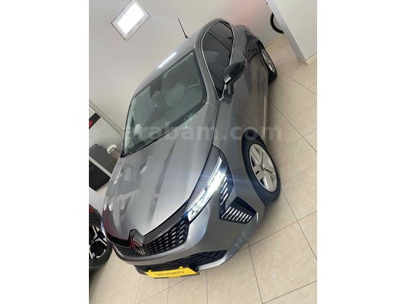 Galeriden Renault Clio 1.0 TCe Evolution 2024 Model Balıkesir