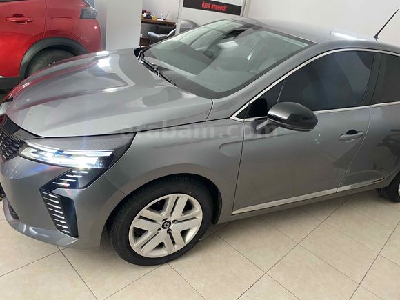 Galeriden Renault Clio 1.0 TCe Evolution 2024 Model Balıkesir
